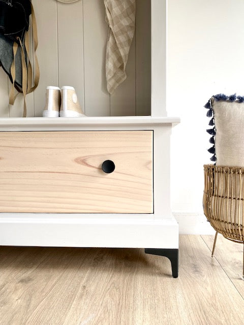 MUDROOM HUTCH - OYSTER